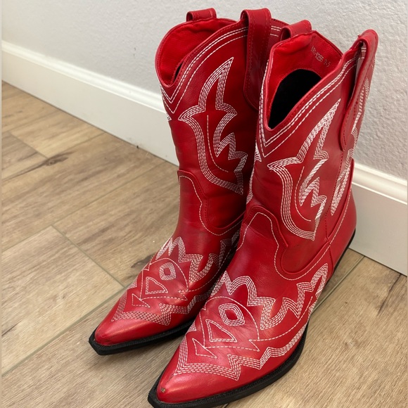 Red cowgirl boots (size 9.5) - Picture 3 of 5